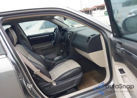 2007 Chrysler 300 Touring из США, поврежденный, VIN 2C3KA53G57H700084